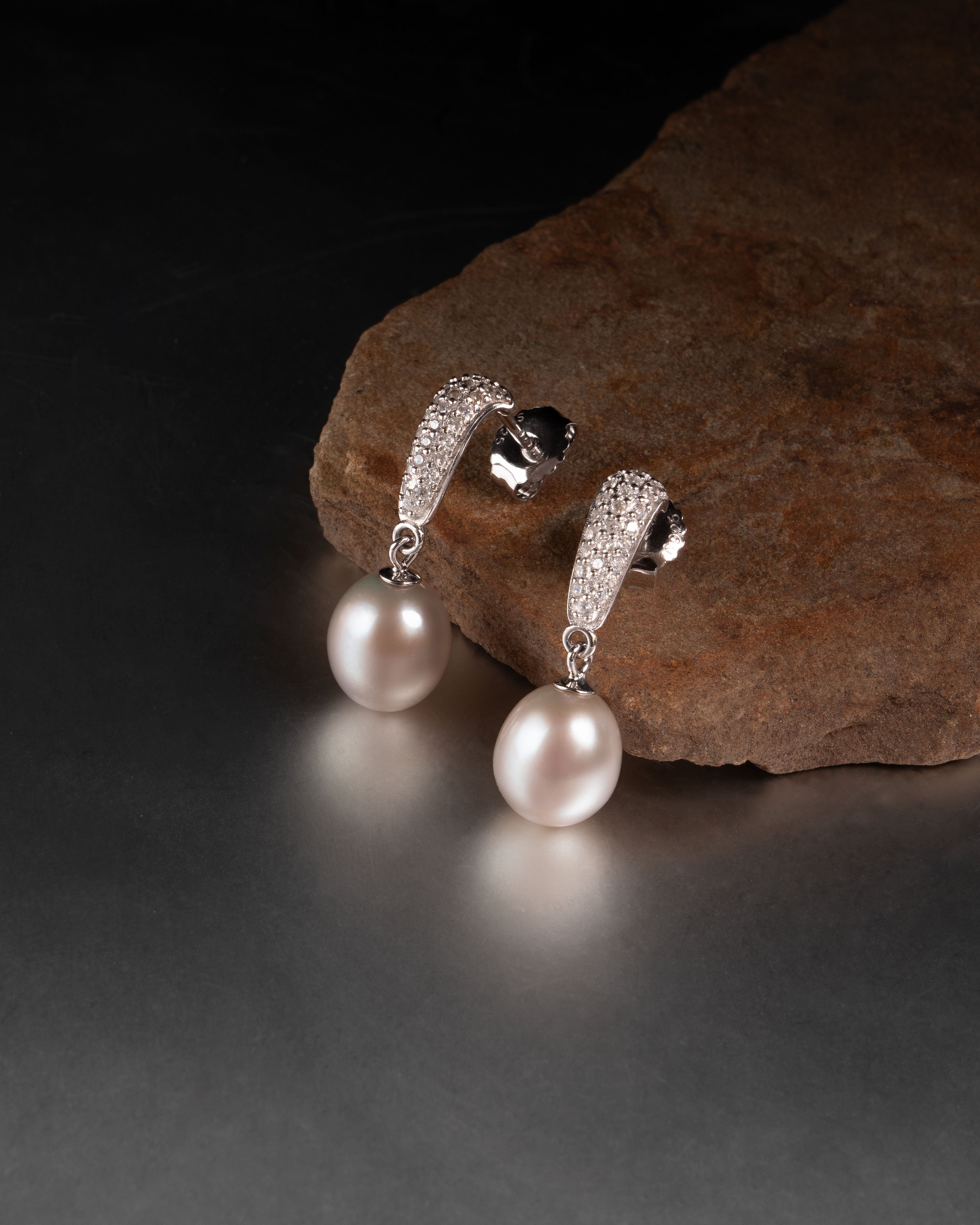 Pendientes Vidia perla gota de agua 8-9 mm con circonitas | Colección Bloom