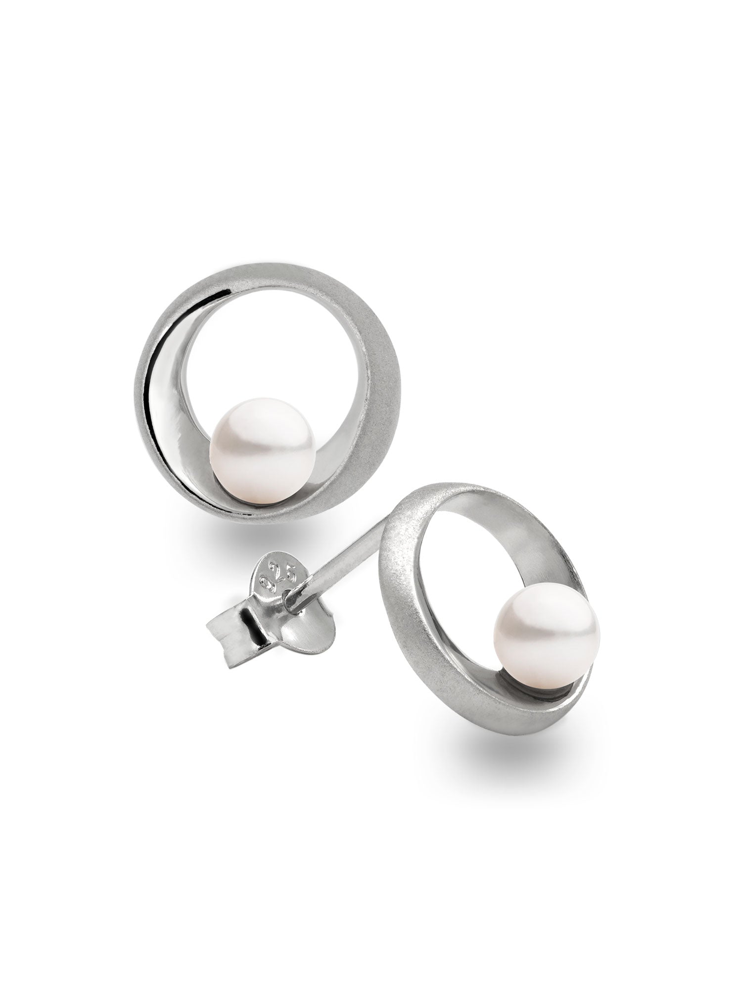 foto de pendientes de perlas de aguadulce redondas 4-4,5 mm y plata de ley secret & you