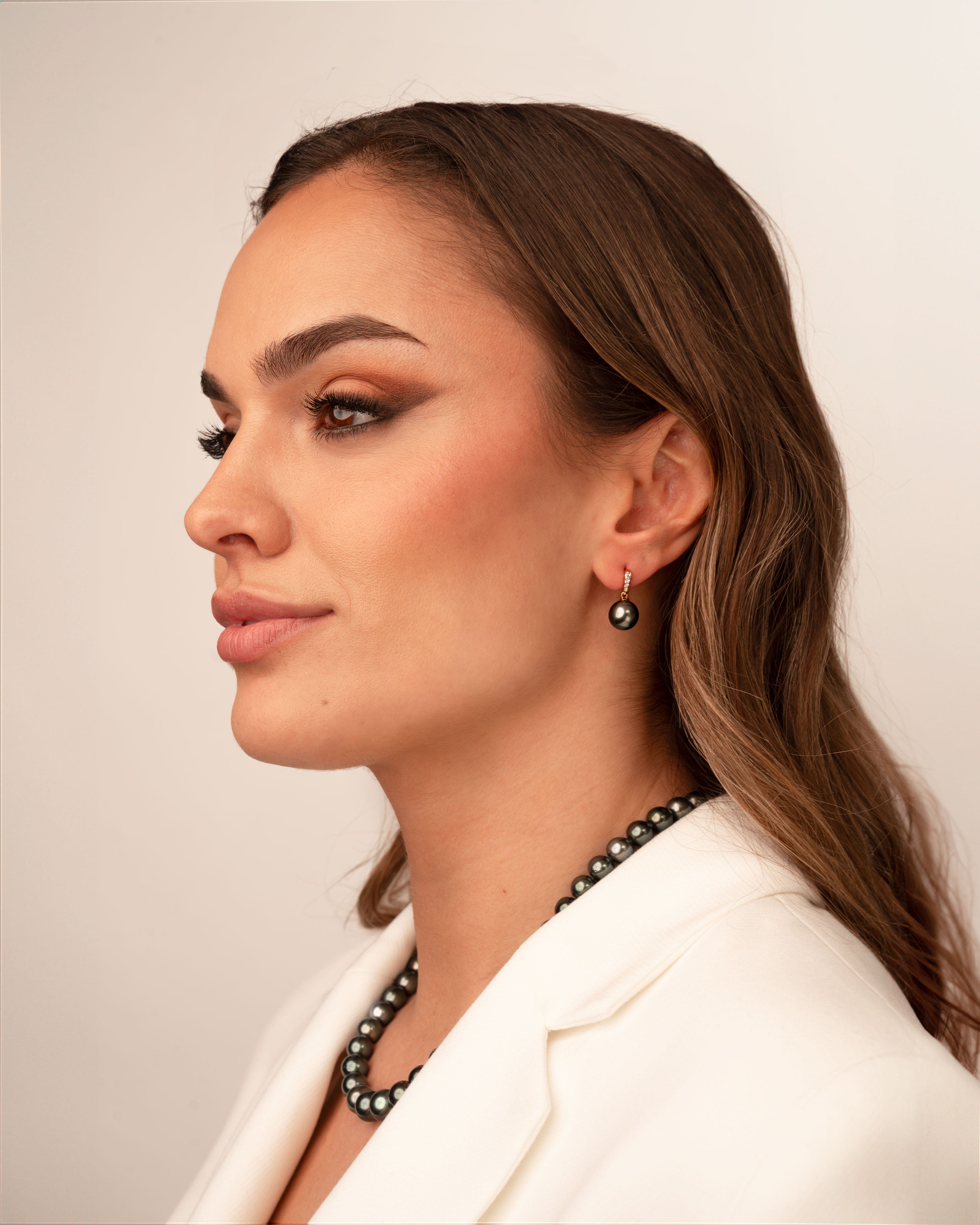 Fotos Modelo Pendientes Alyssa con Perlas Tahiti y Diamantes en Oro Blanco | 9 - 10 mm