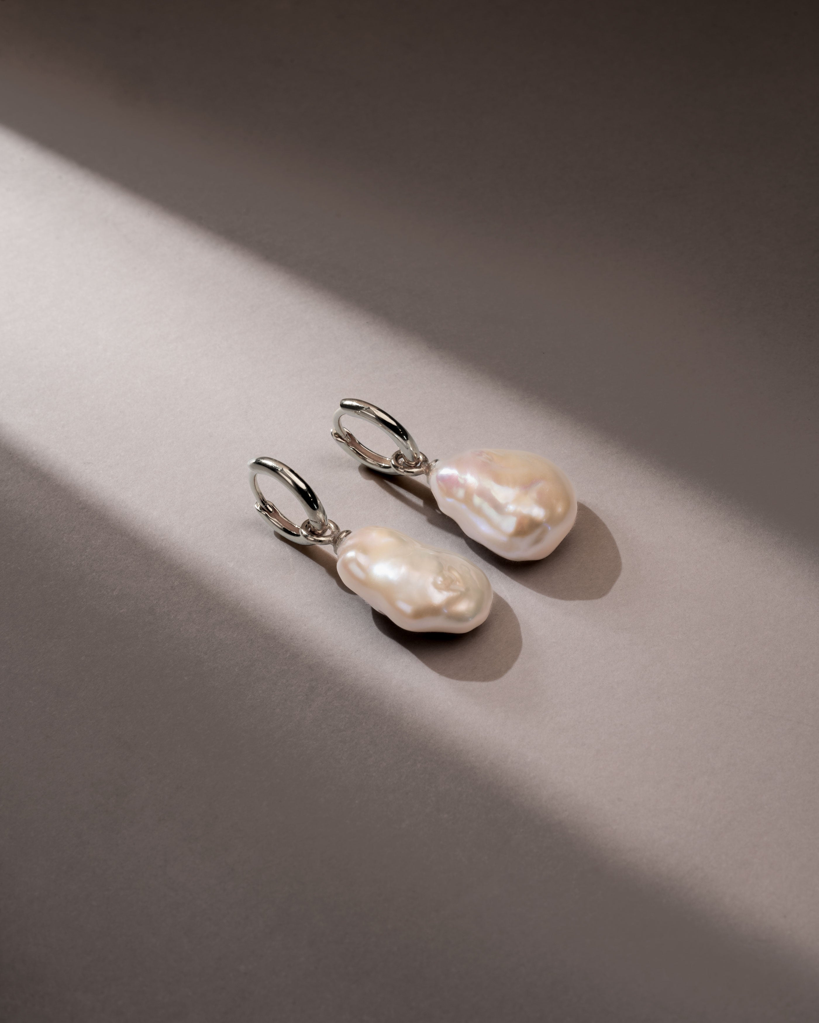 Creolen aus Sterlingsilber mit Keshi-Perlen – 12 und 16 mm