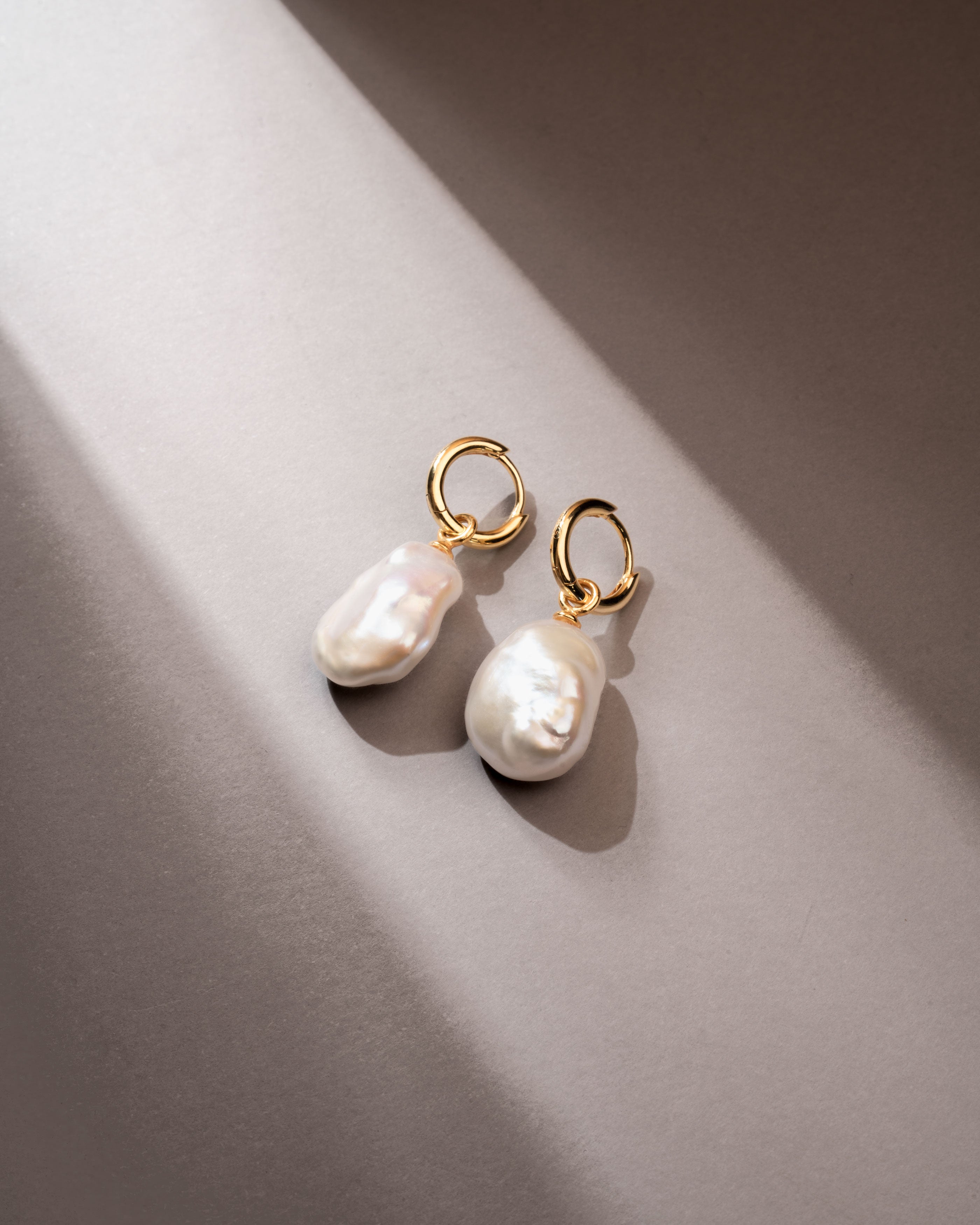 12 mm 18k Gold Hoops with Keshi Pearl