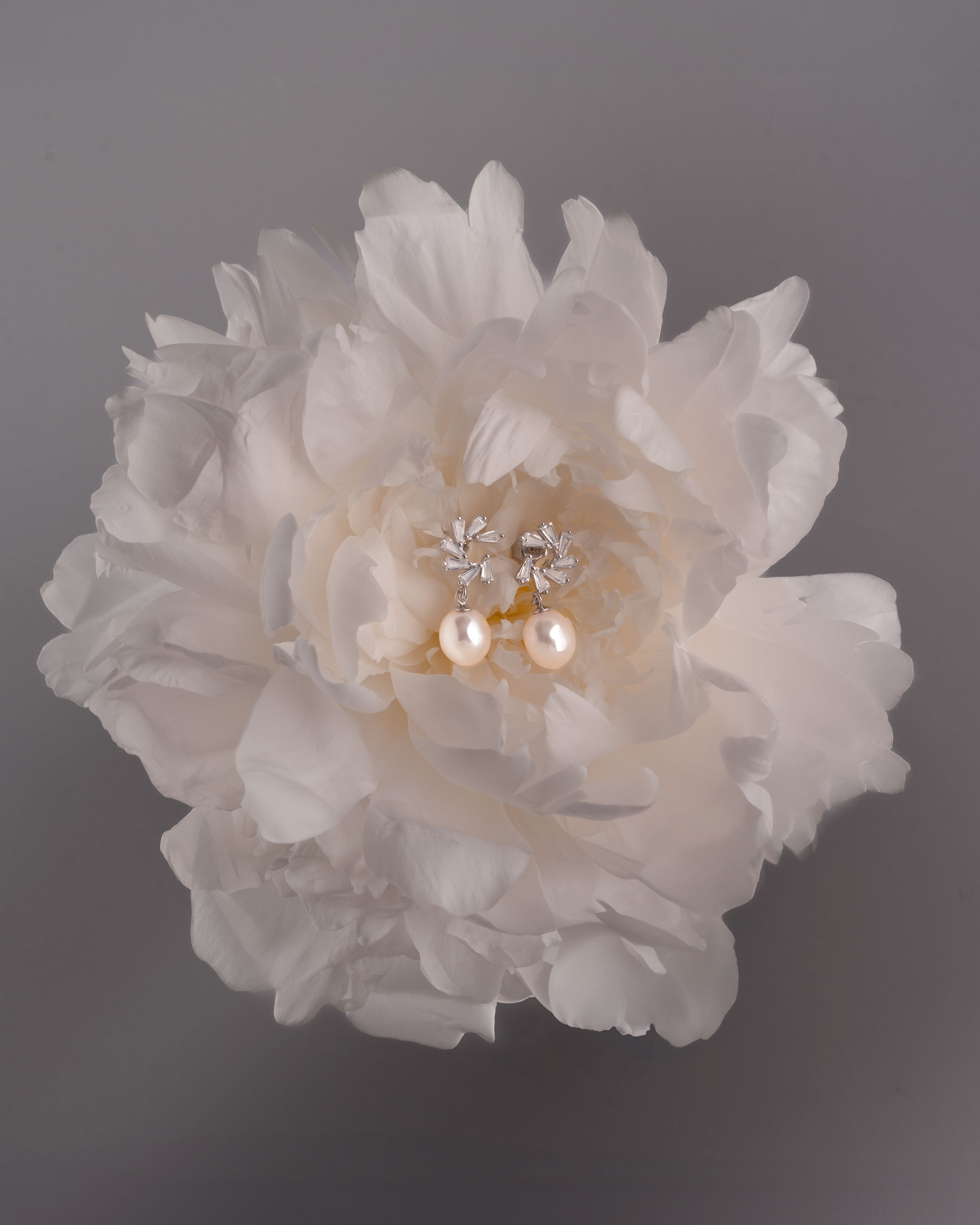 Pendientes Dalia perla gota de agua 7-8 mm con circonitas | Colección Bloom