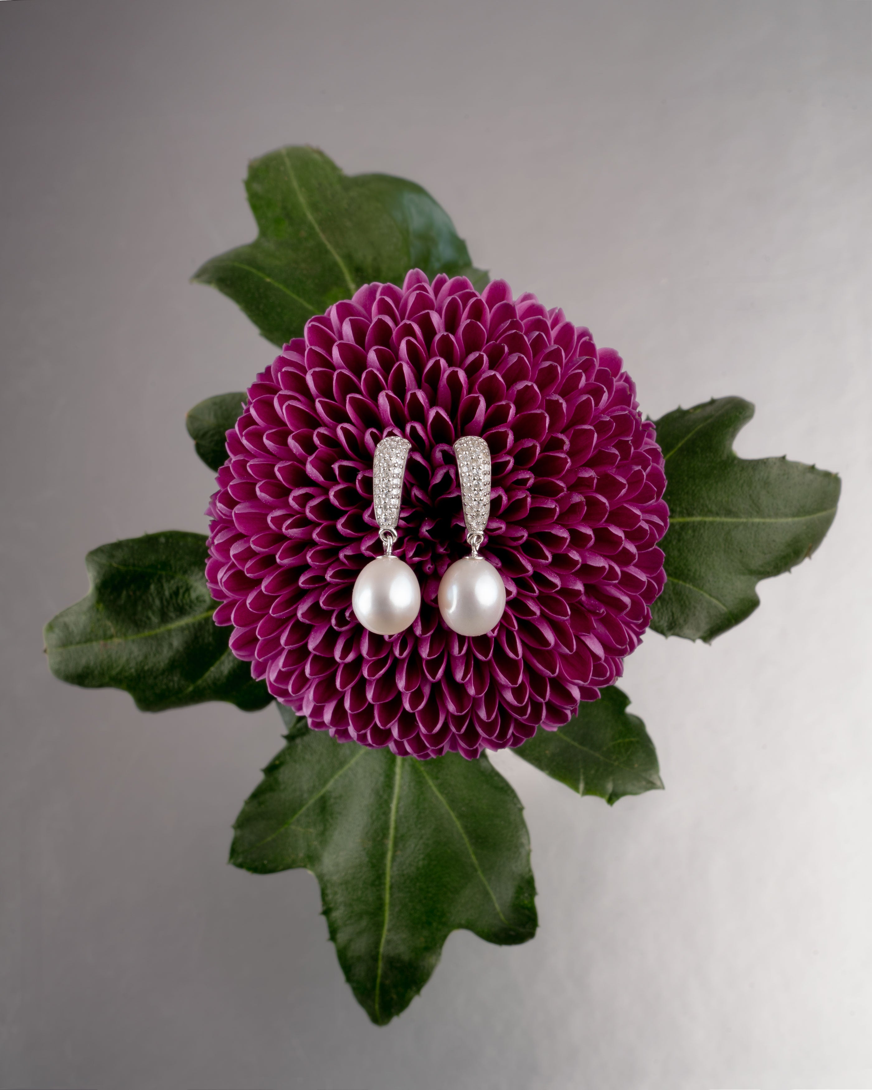 Pendientes Vidia perla gota de agua 8-9 mm con circonitas | Colección Bloom