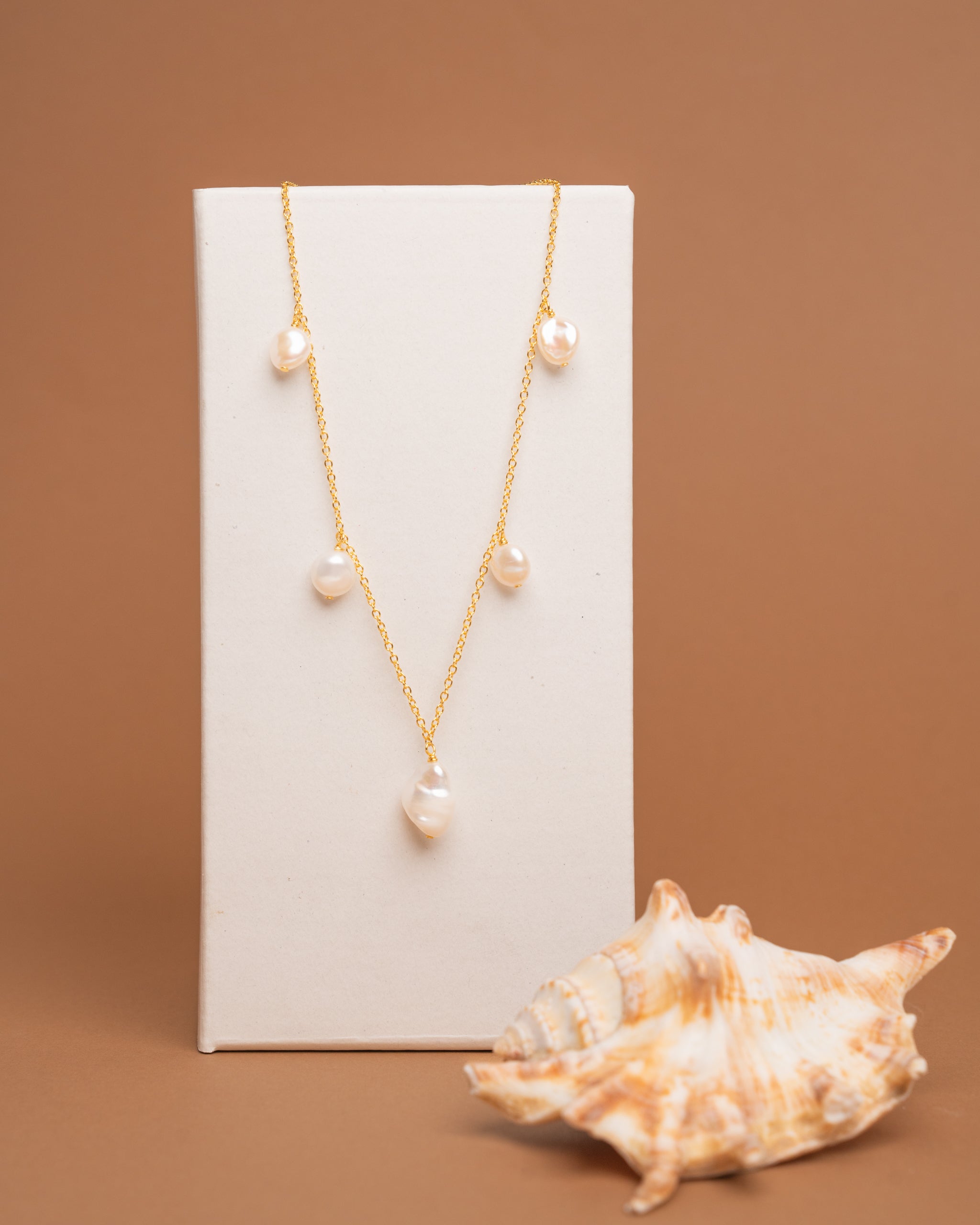 Colgante de plata bañada en oro de 18k de perlas barrocas keshi blancas de mujer Secret & You