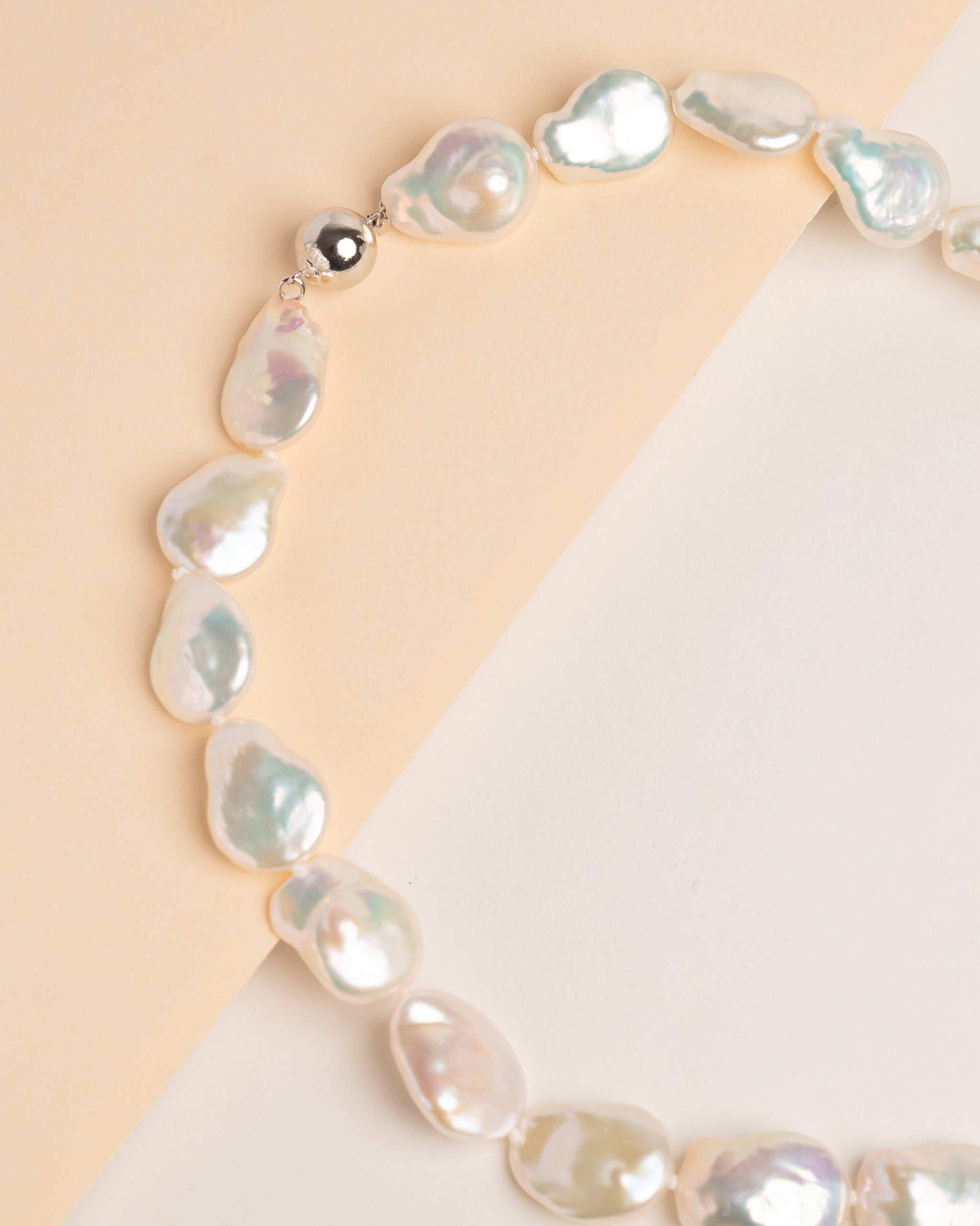 Collar de Perlas de Agua Dulce Moneda Barrocas de 12-13 mm y 45 cm de largo Secret & You