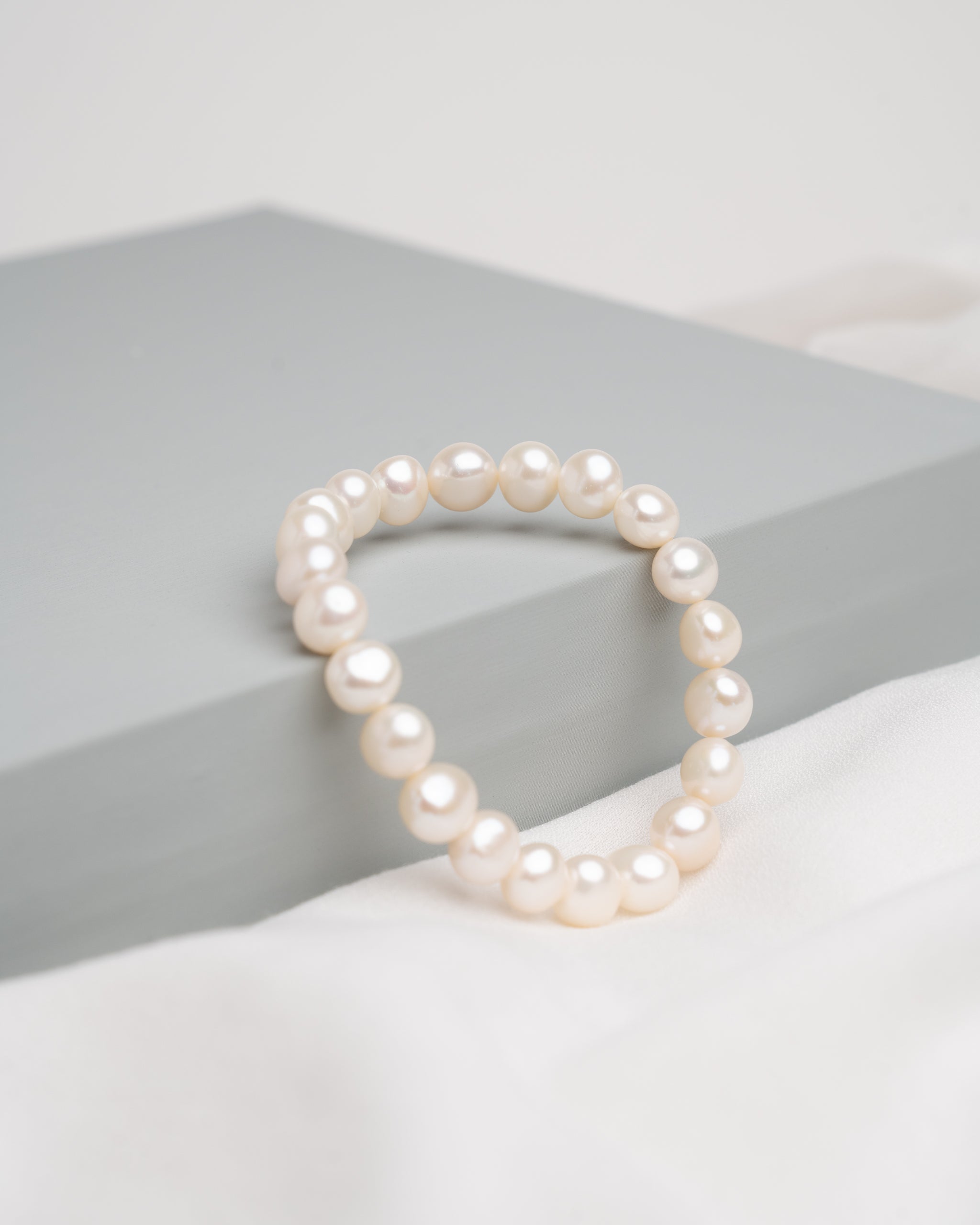 Cultured freshwater hot sale pearl bracelet