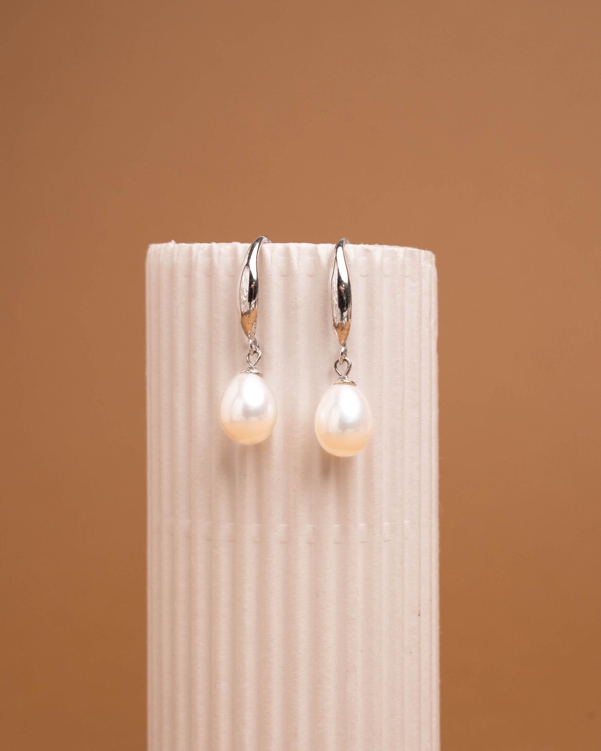 Pendientes de perlas gota de 7-8 mm colgantes en gancho francés Secret & You