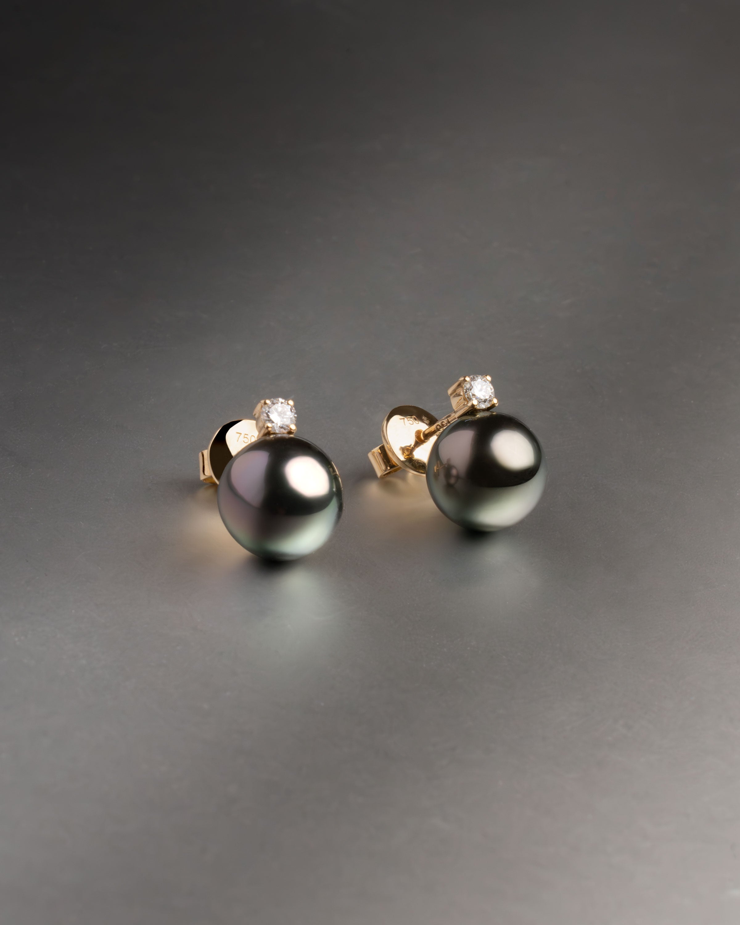 Pendientes Elara con Perlas Tahiti y Diamantes en Oro | 9 - 10 mm