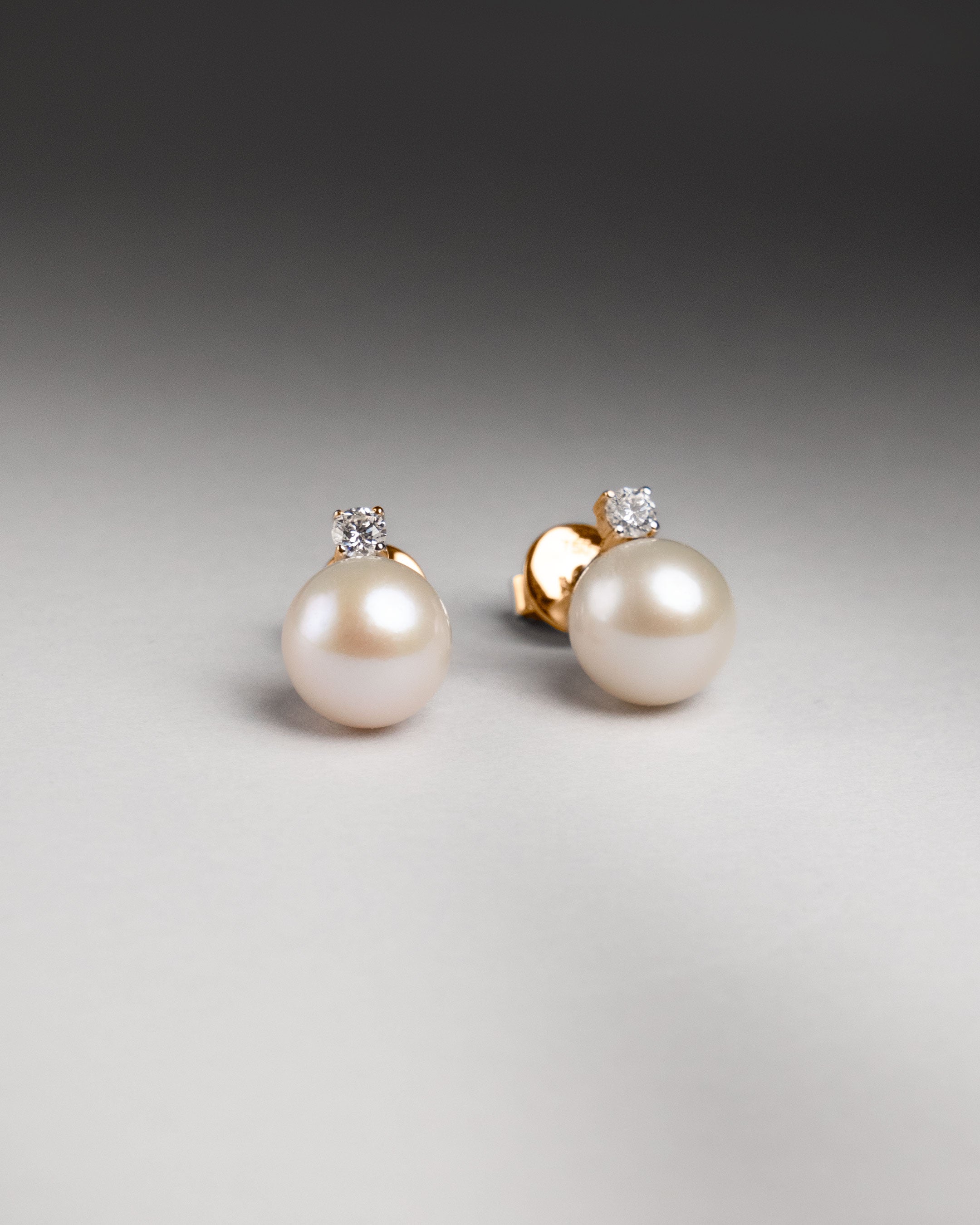 Pendientes Elara con Perlas Akoya y Diamantes en Oro | 7,5 - 8 mm