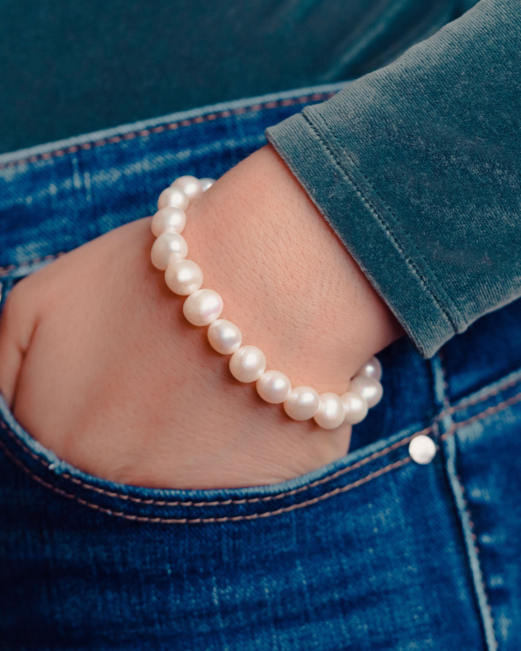 Buy Shell Pearl Bracelet 10mm 12mm 14mm 16mm White Sea Shell Pearl Elastic  Bracelet 7.5-8 Inch, Bride Pearl Earrings, Bridesmaid Bracelet Online in  India - Etsy
