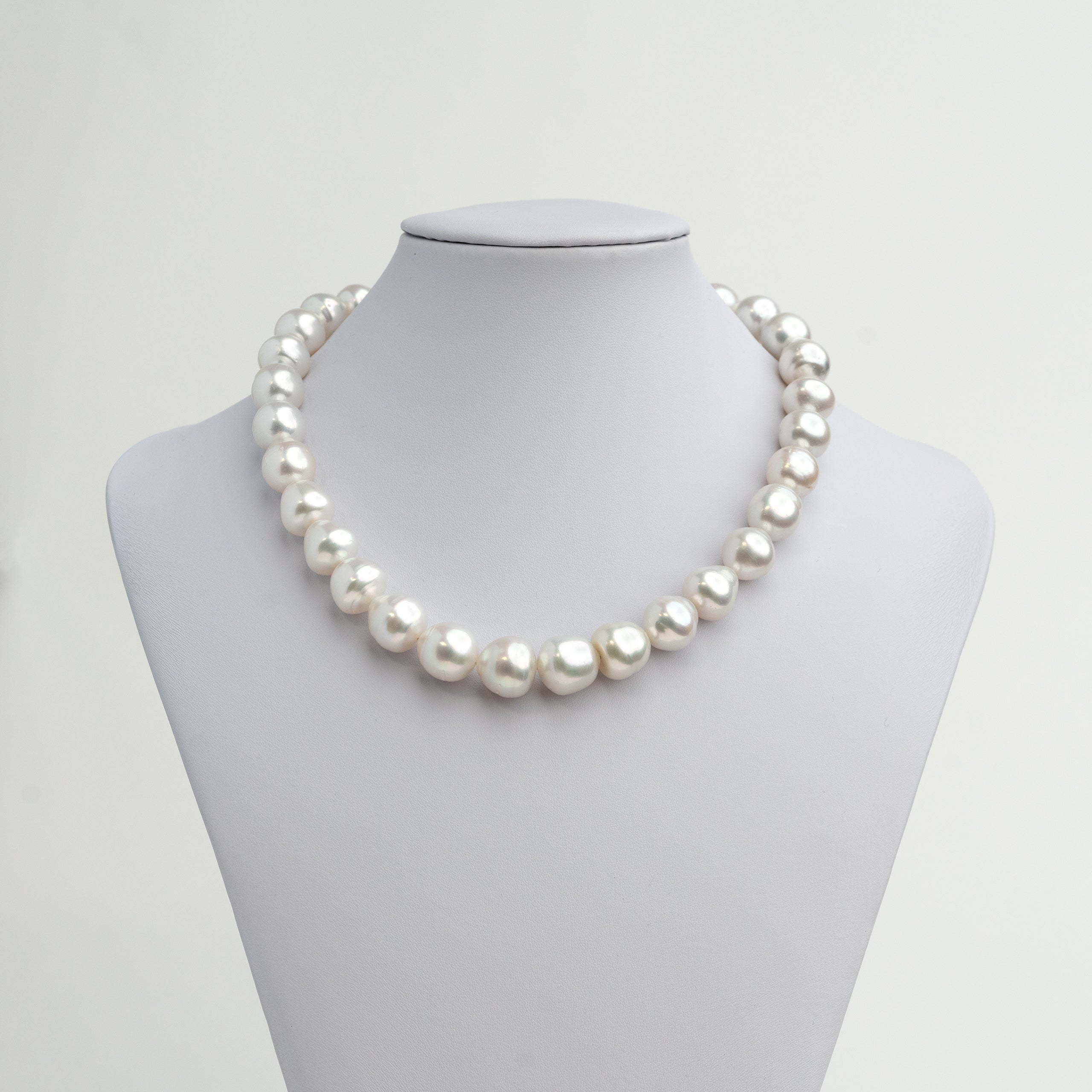 Collar de perlas australianas cultivadas naturales del mar del sur barrocas