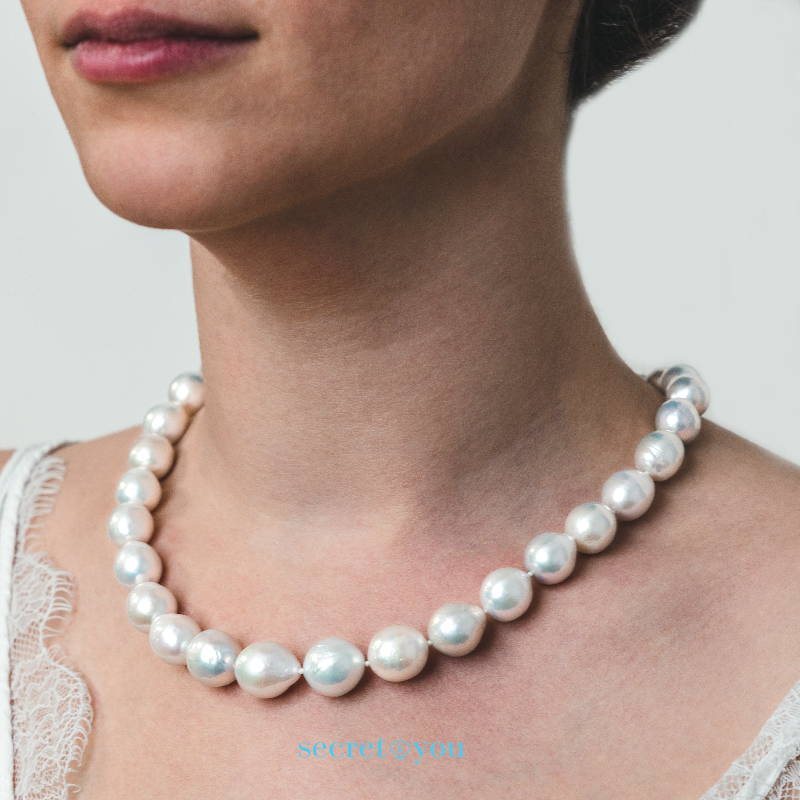 Collar de Perlas Cultivadas de Agua Dulce Semi-Barrocas de 10-14 mm Secret & You